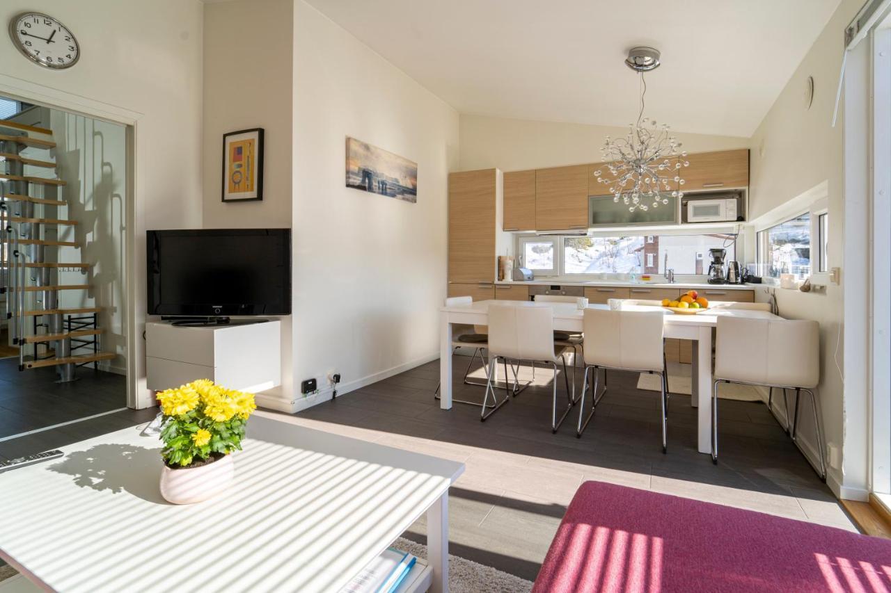 Three-Bedroom Apartment Tjorhom Extérieur photo